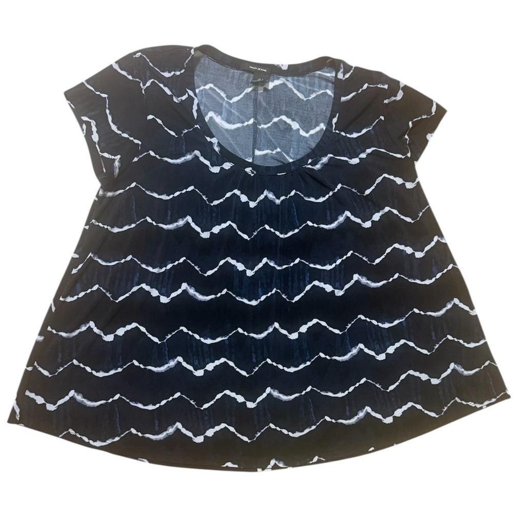 DKNY Jeans short sleeved poly/spandex top, soft, A-line, blue, L